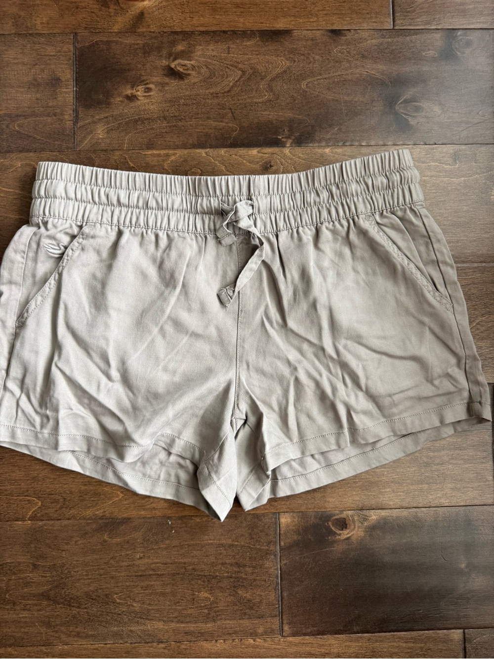 Southern Marsh Women's Elastic Drawstring Shorts in Light Taupe